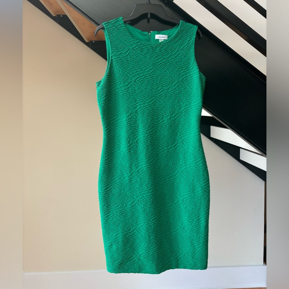 Women’s Textured Kelly Green Sheath Dress, Poly-Spandex, Fully Lined, Size10